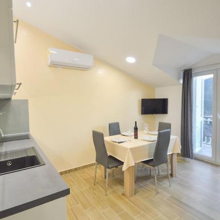 Apartment Ivana I Martina Grebastica Exterior photo